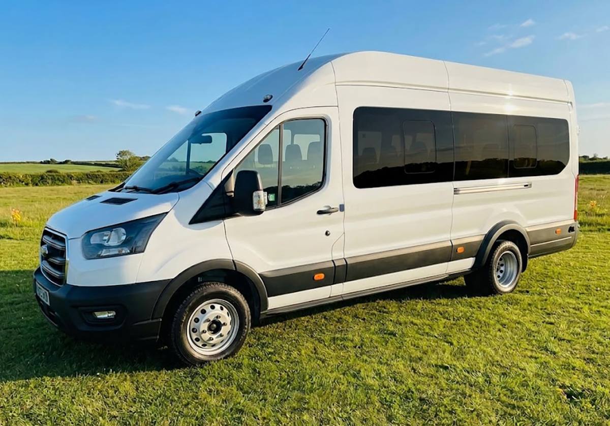 FORD TRANSIT NUEVA MATRICULACIÓN 16 PLAZAS + CONDUCTOR CON O SIN PMR ENTREGA INMEDIATA!