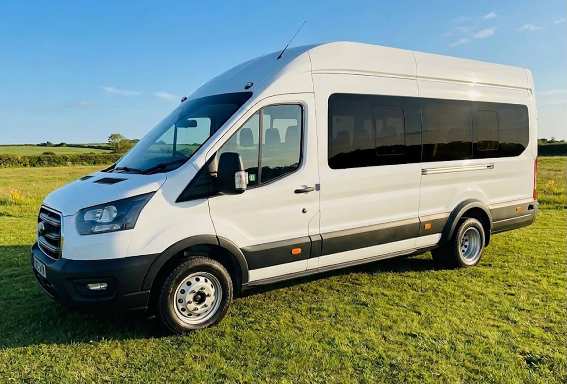 FORD TRANSIT NUEVA MATRICULACIÓN 16 PLAZAS + CONDUCTOR CON O SIN PMR ENTREGA INMEDIATA!